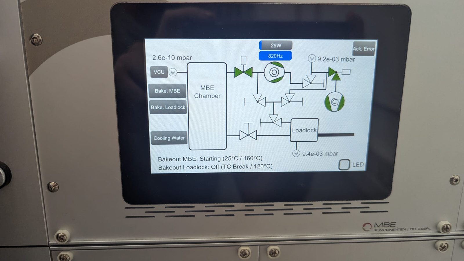 Pantalla de control del sistema MBE de ultra alto vacío